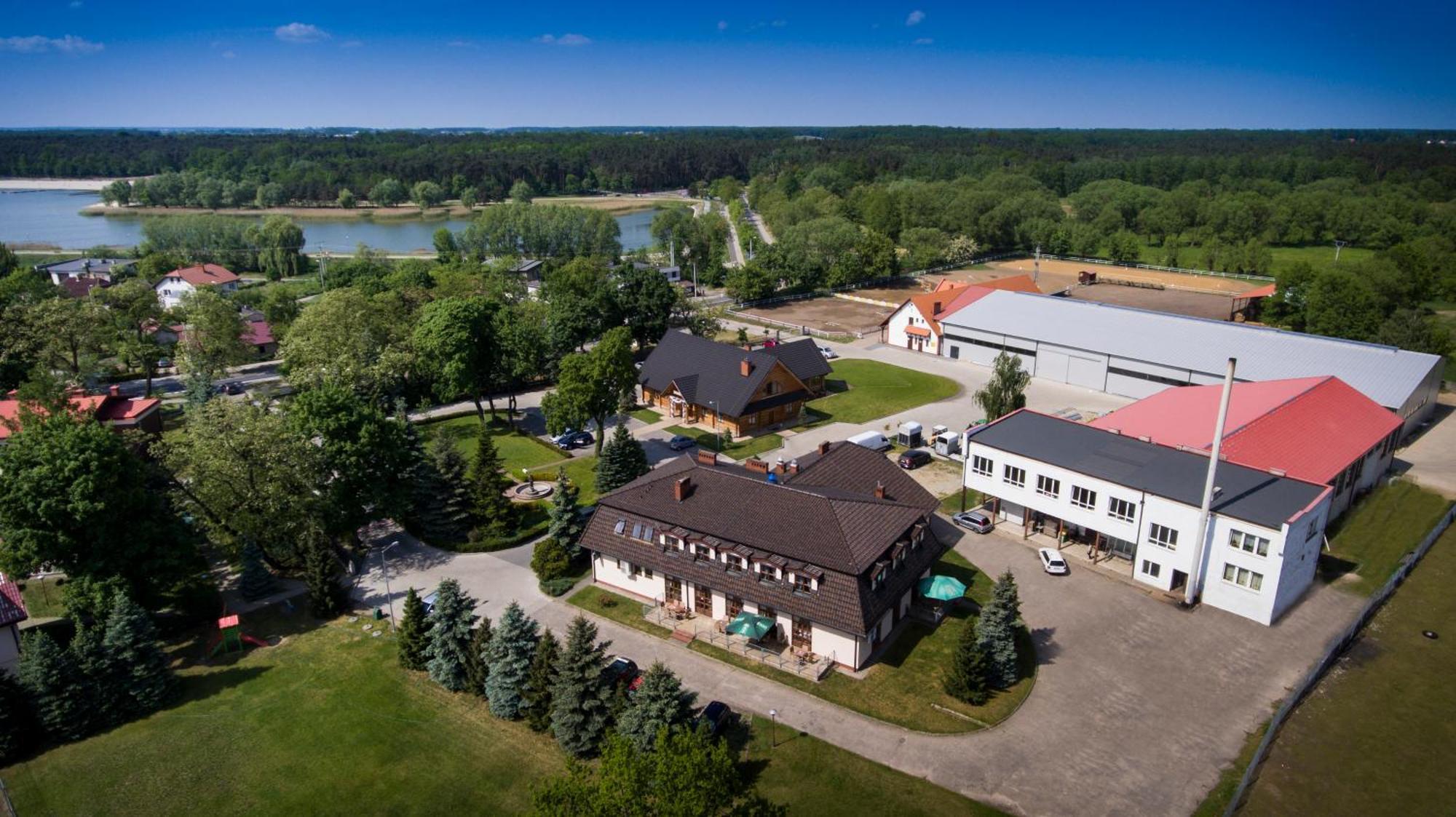 Hotel I Restauracja Borowianka 오스토프 빌코폴스키 외부 사진