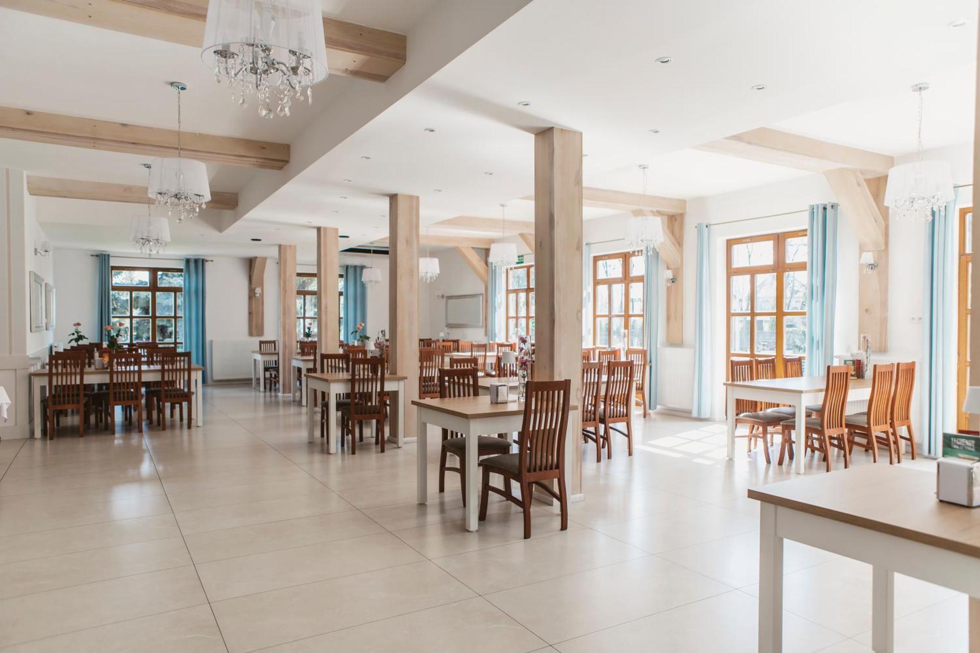 Hotel I Restauracja Borowianka 오스토프 빌코폴스키 외부 사진