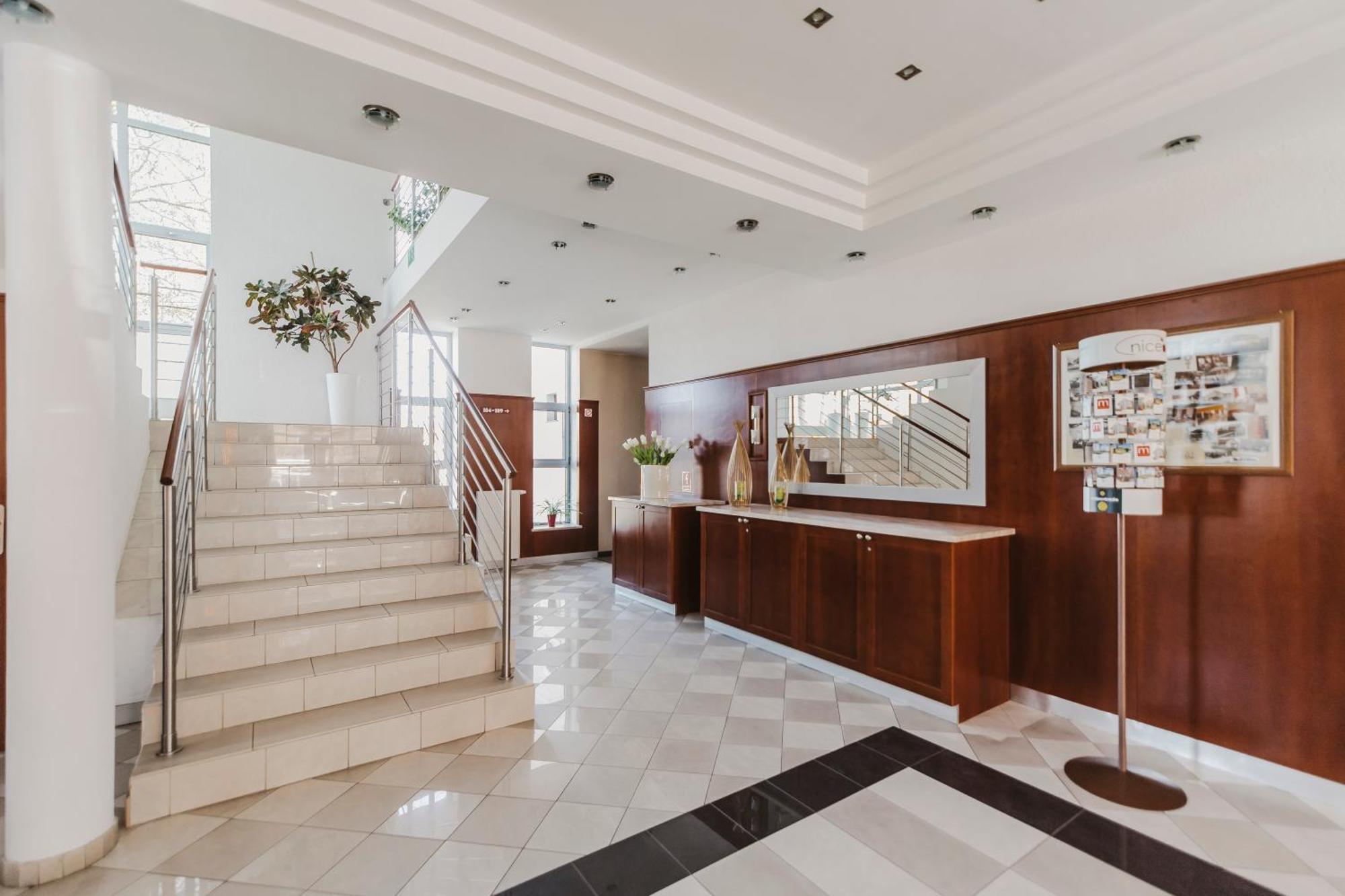 Hotel I Restauracja Borowianka 오스토프 빌코폴스키 외부 사진