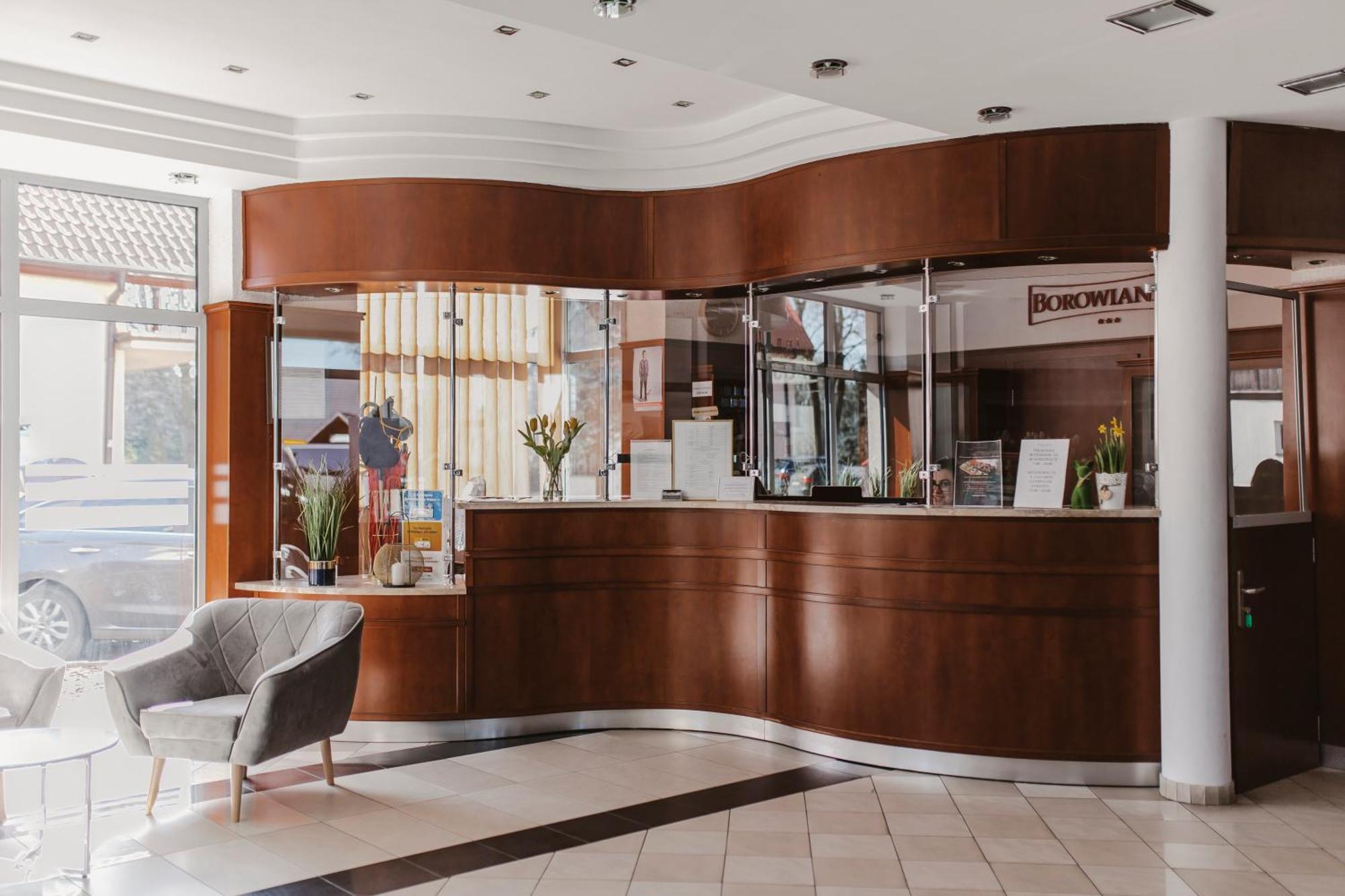 Hotel I Restauracja Borowianka 오스토프 빌코폴스키 외부 사진