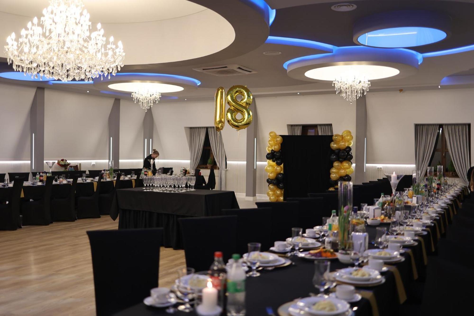 Hotel I Restauracja Borowianka 오스토프 빌코폴스키 외부 사진