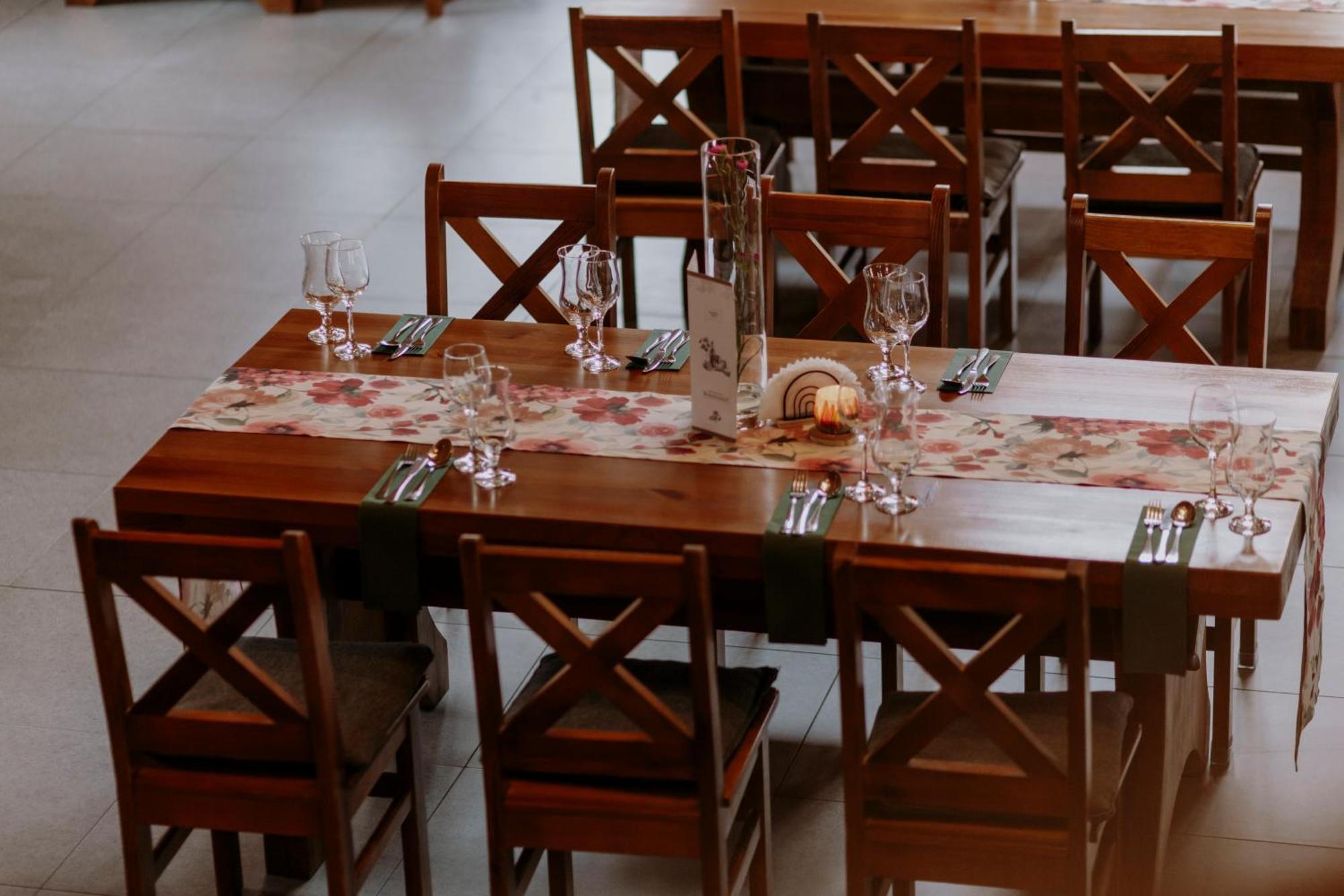 Hotel I Restauracja Borowianka 오스토프 빌코폴스키 외부 사진