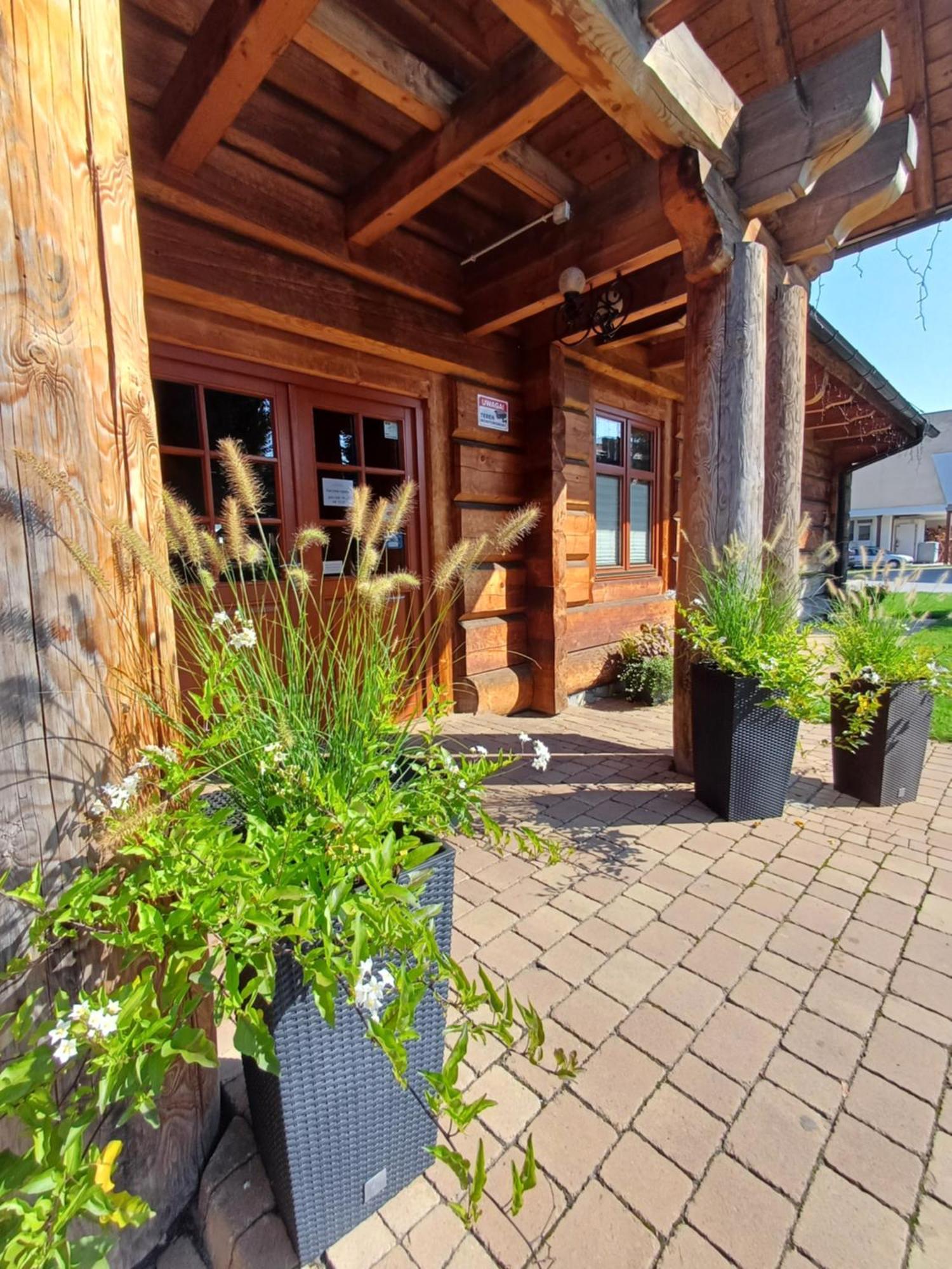 Hotel I Restauracja Borowianka 오스토프 빌코폴스키 외부 사진
