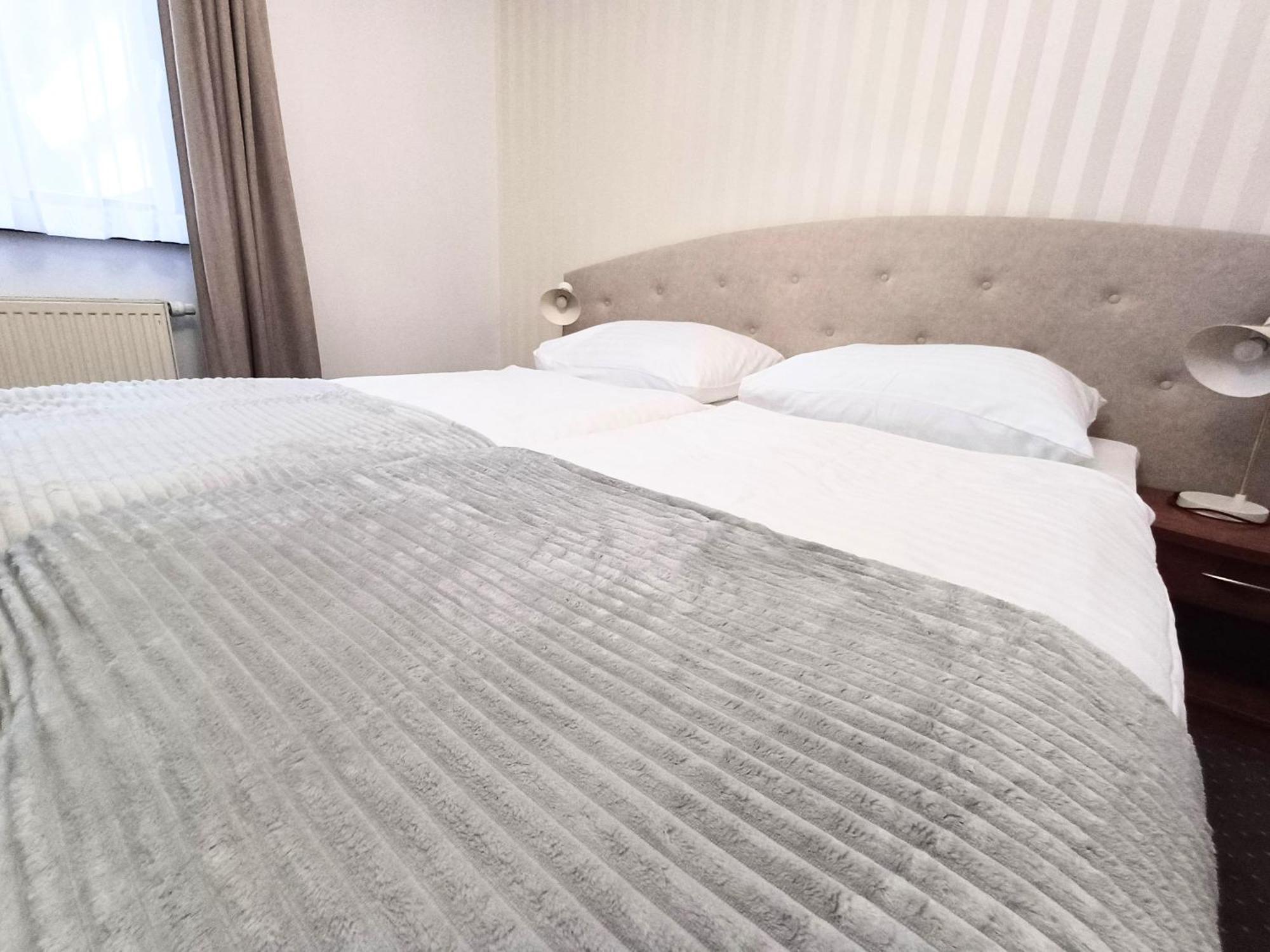 Hotel I Restauracja Borowianka 오스토프 빌코폴스키 외부 사진