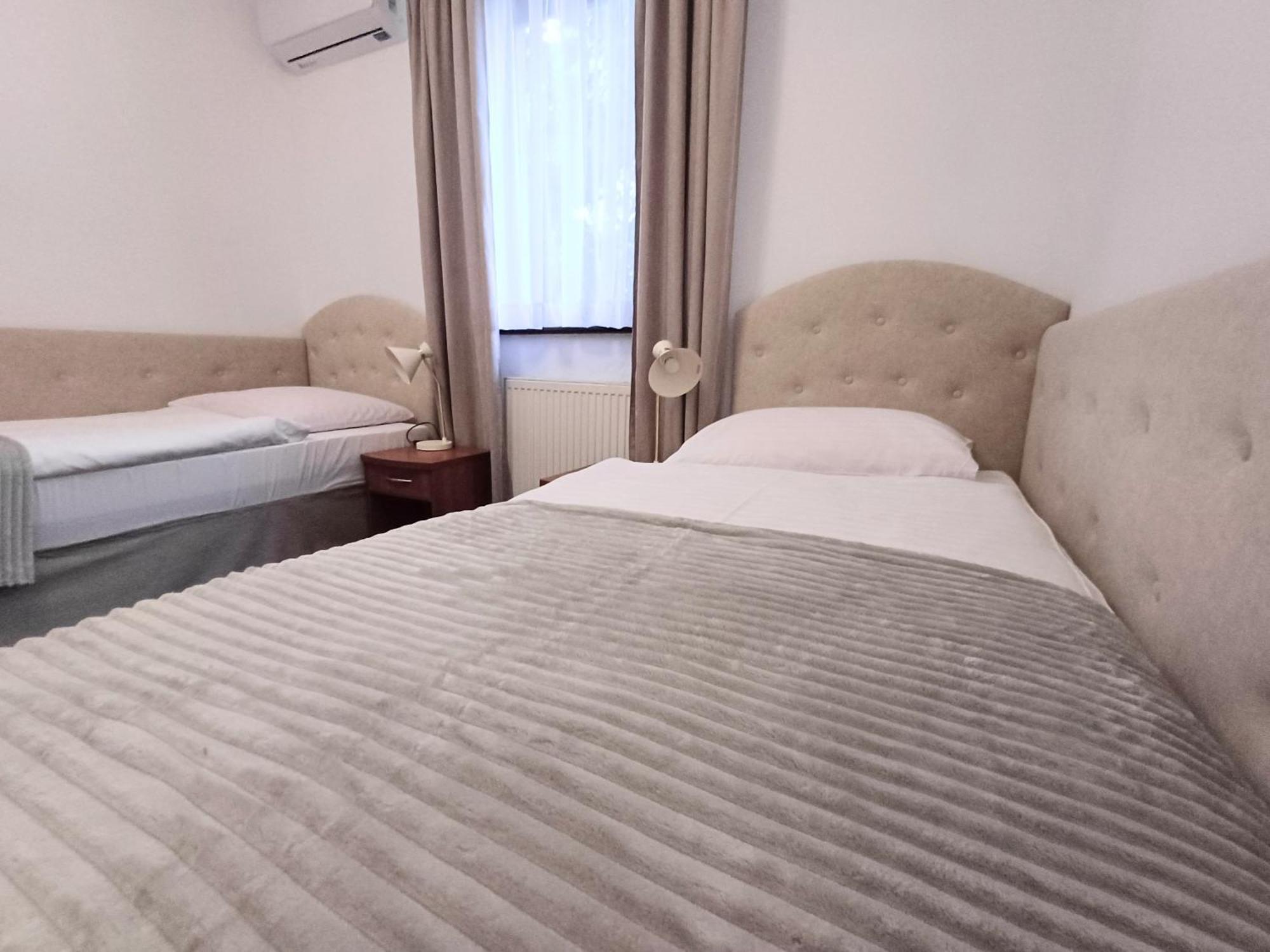Hotel I Restauracja Borowianka 오스토프 빌코폴스키 외부 사진