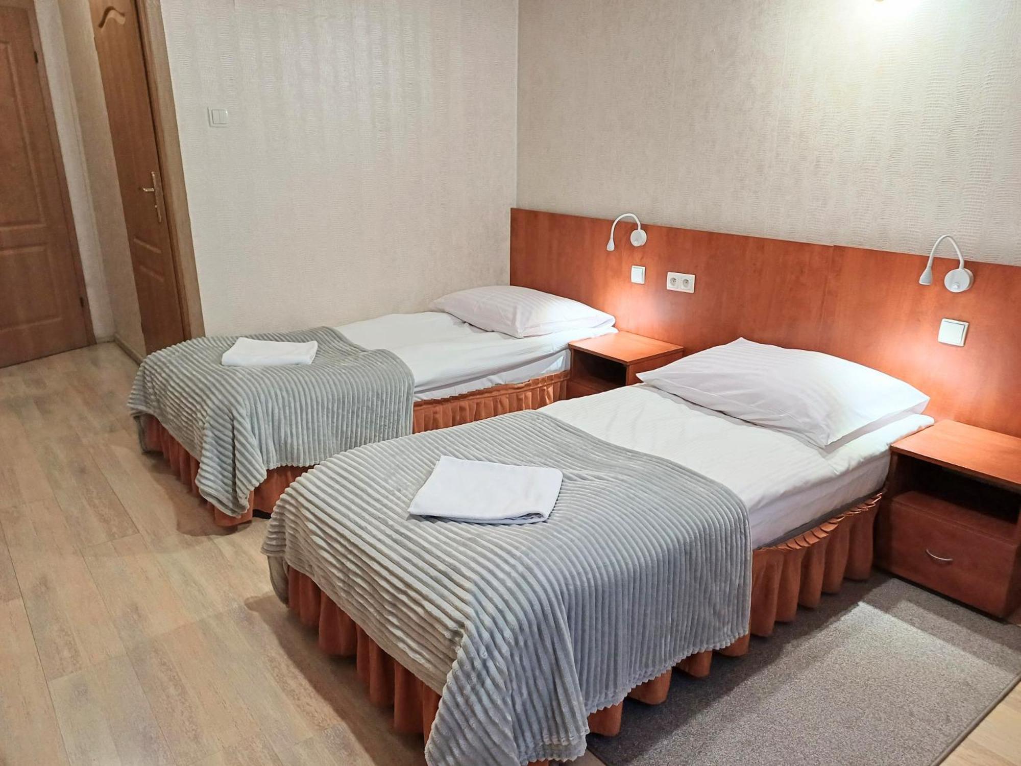 Hotel I Restauracja Borowianka 오스토프 빌코폴스키 외부 사진