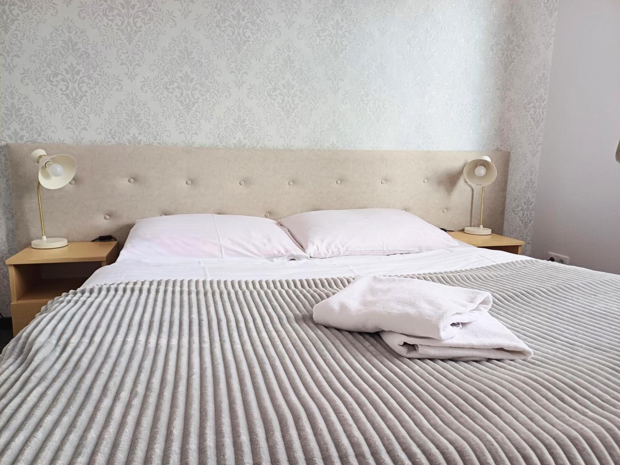 Hotel I Restauracja Borowianka 오스토프 빌코폴스키 외부 사진